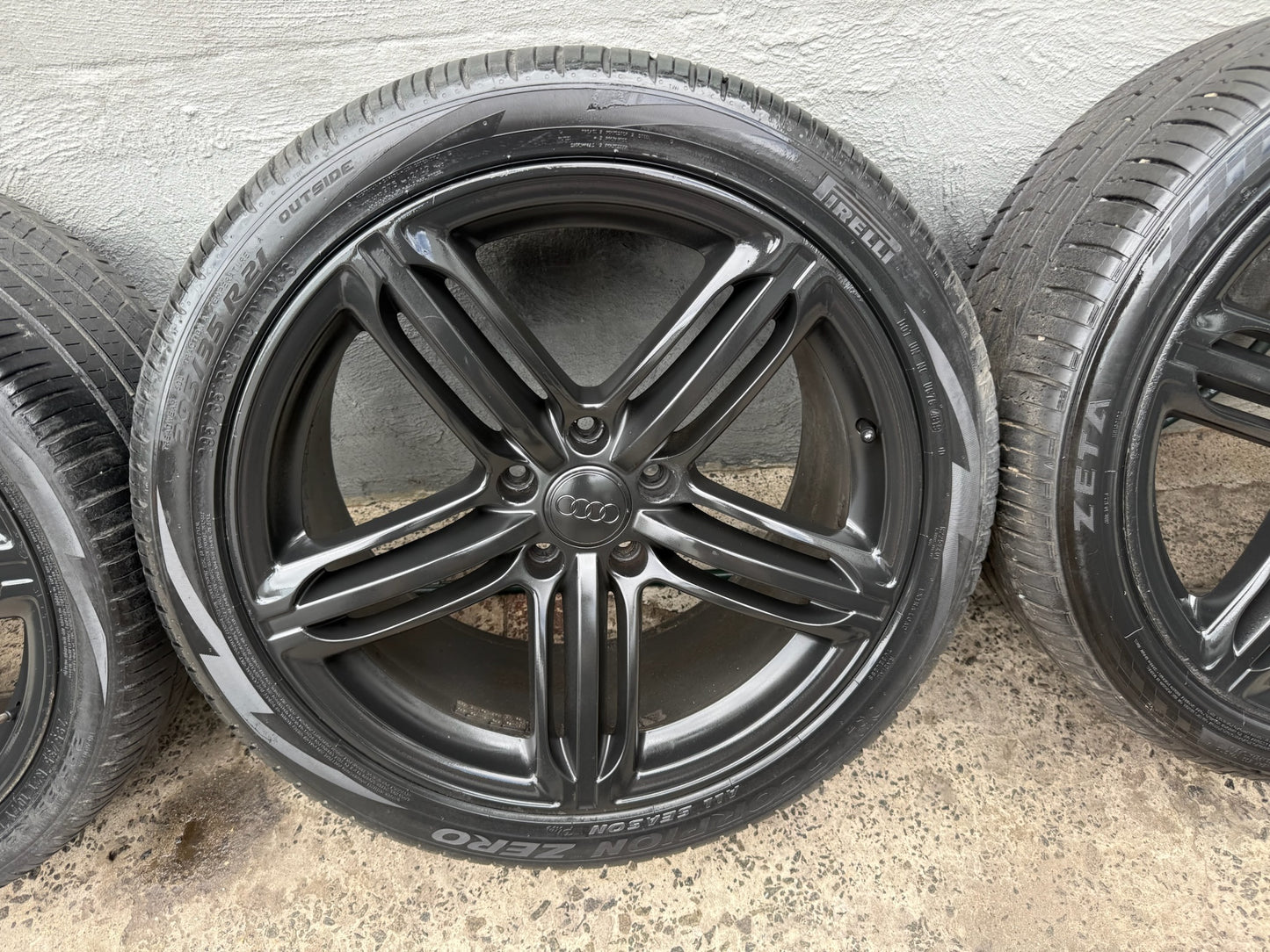 Audi Q7 Black 21” Alloy Wheels with Good Tyres