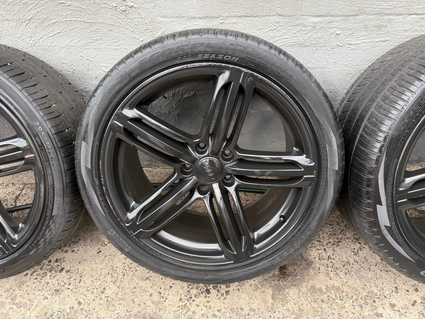 Audi Q7 Black 21” Alloy Wheels with Good Tyres