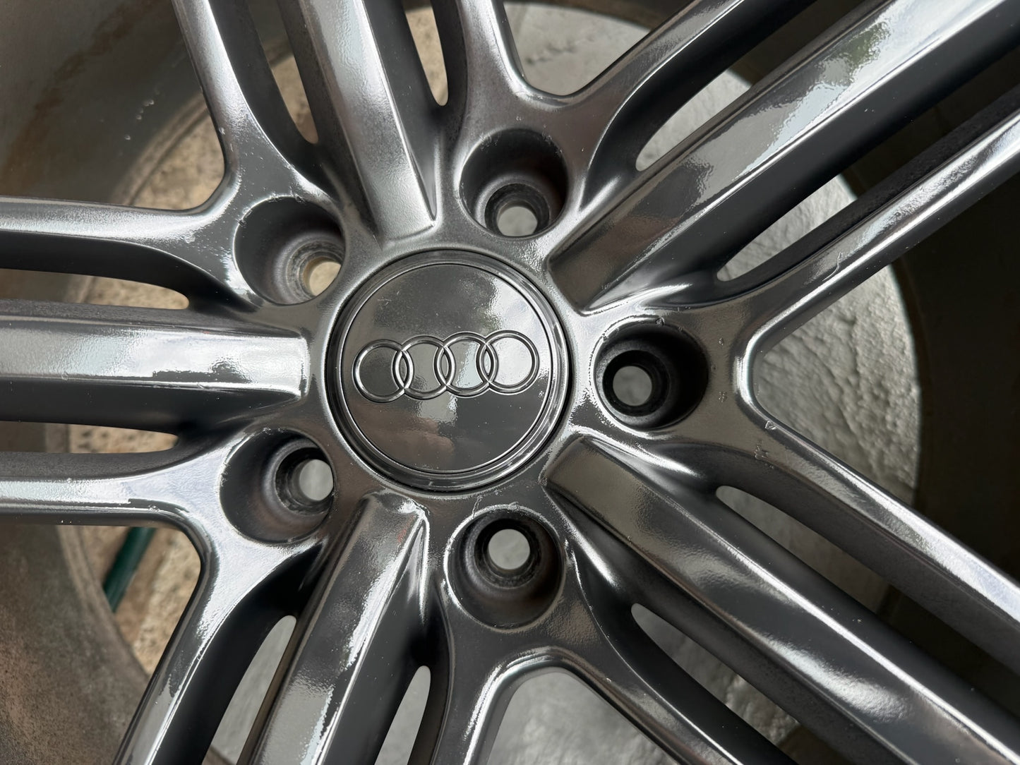 Audi Q7 Black 21” Alloy Wheels with Good Tyres