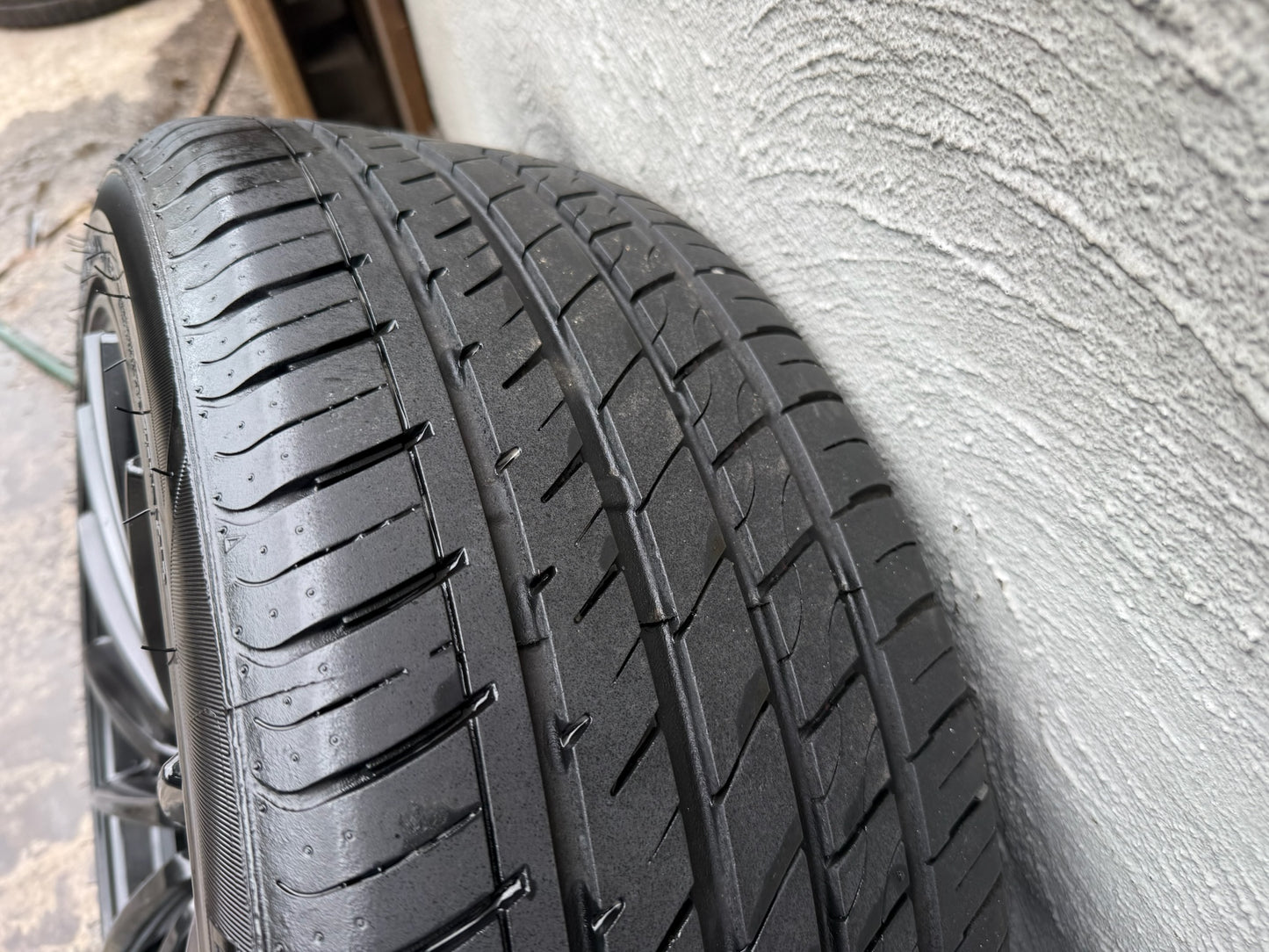 Hussla Black 19” Alloy Wheels with Good Tyres