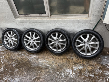 Hyundai i30 16” Alloy Wheels with Good Tyres