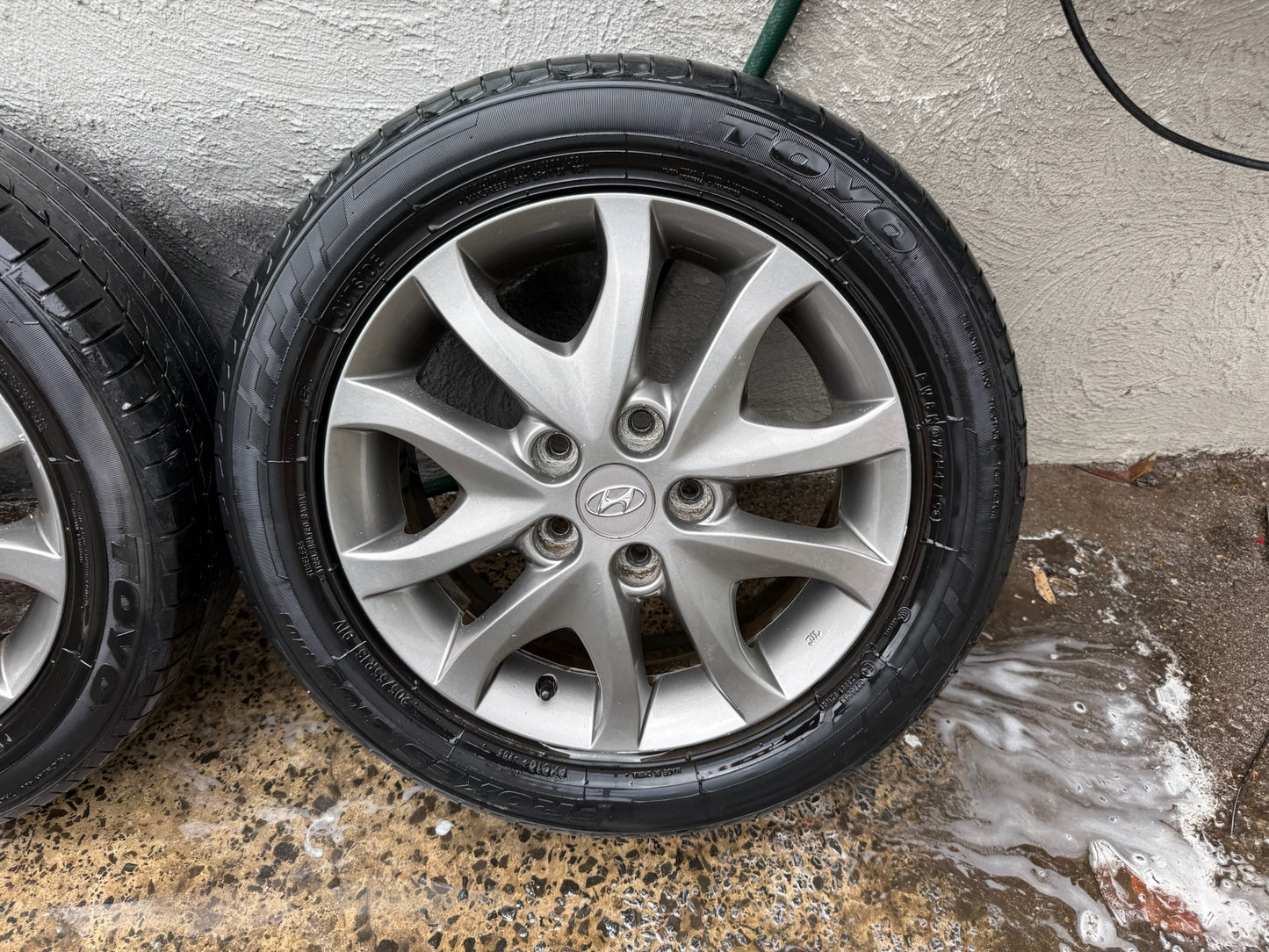 Hyundai i30 16” Alloy Wheels with Good Tyres
