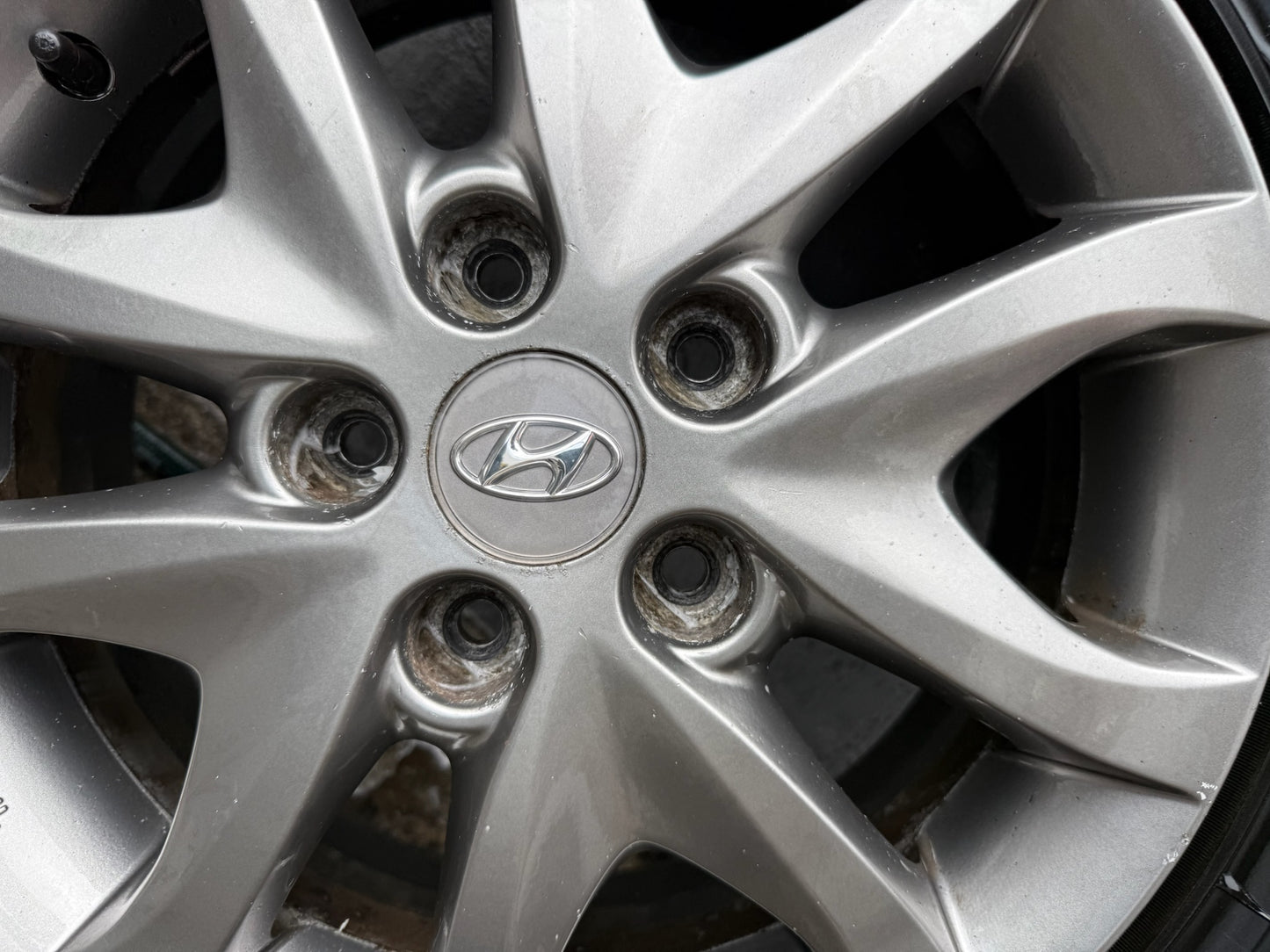 Hyundai i30 16” Alloy Wheels with Good Tyres