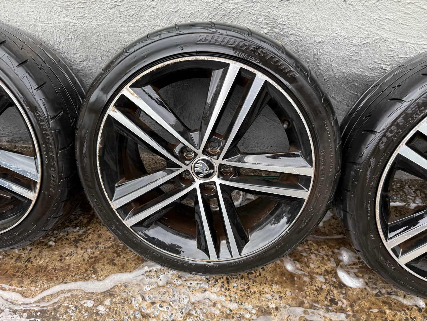 Skoda Rapid 17” Alloy Wheels with Tyres