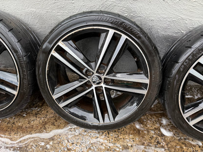 Skoda Rapid 17” Alloy Wheels with Tyres