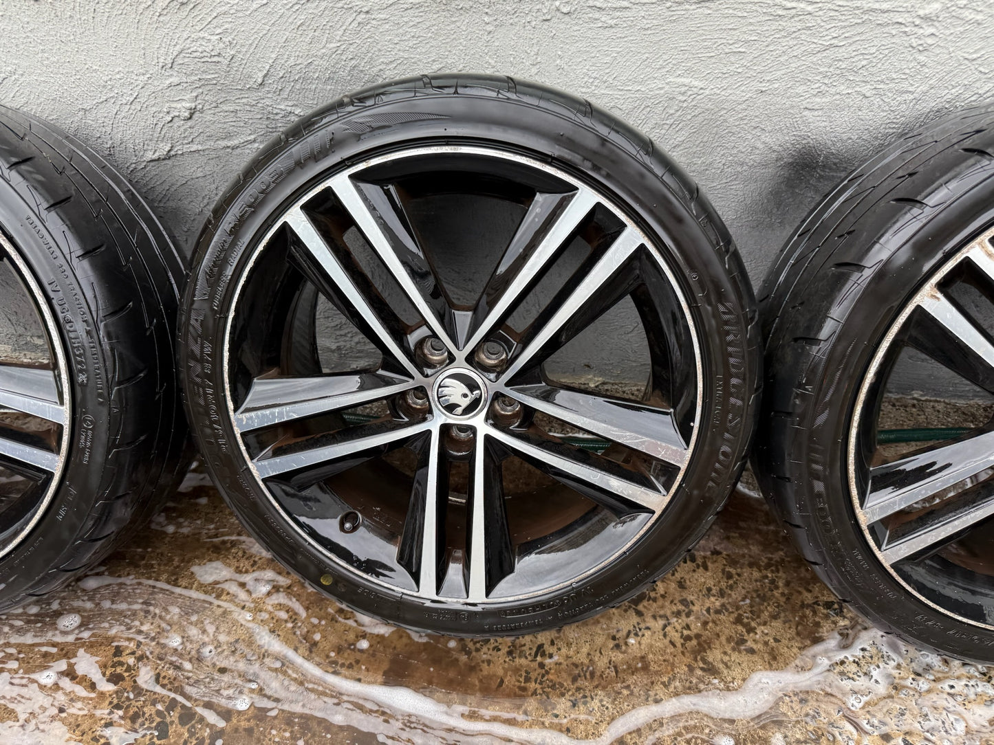Skoda Rapid 17” Alloy Wheels with Tyres