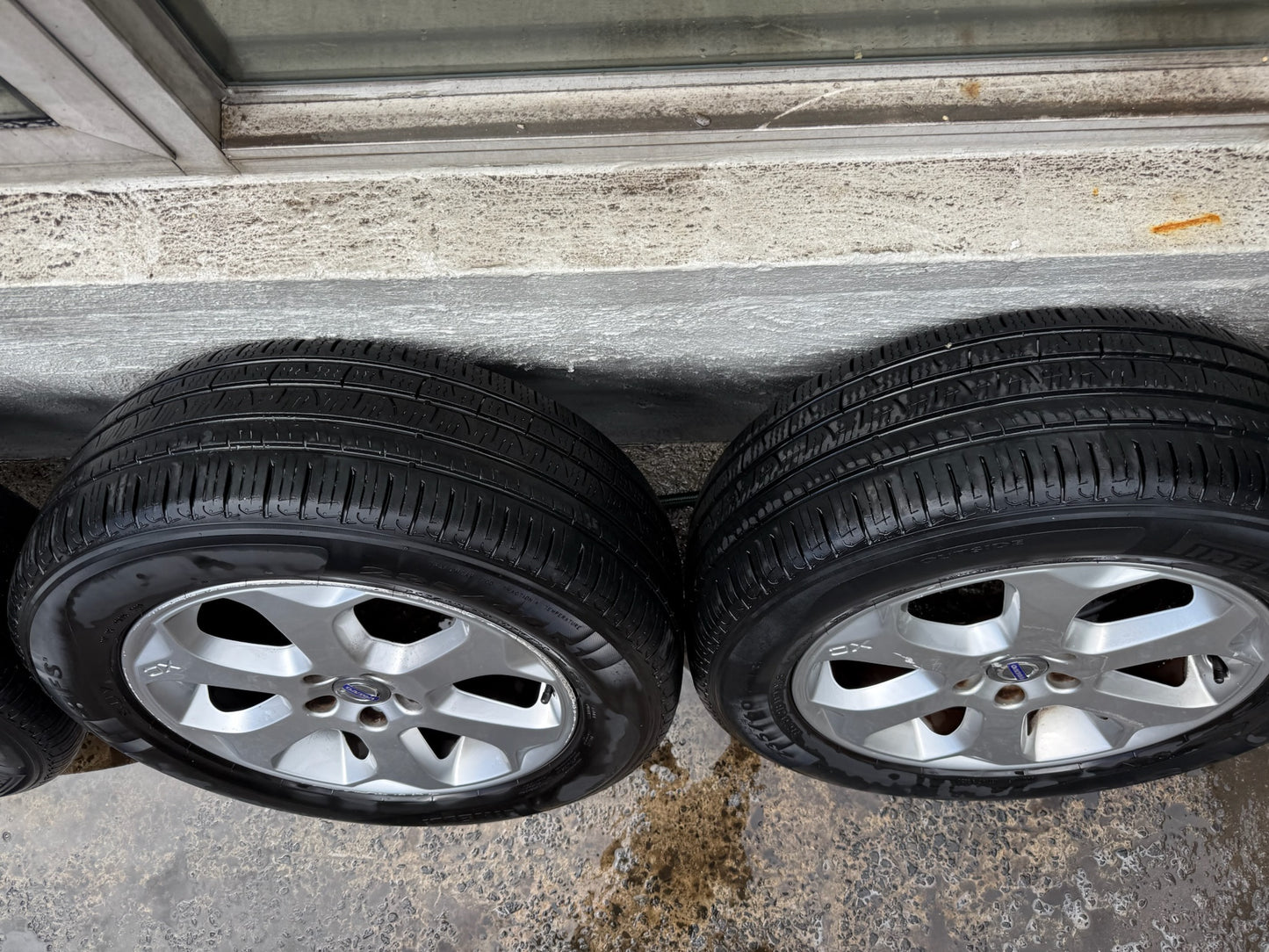 Volvo XC60 18” Alloy Wheels with Good Tyres