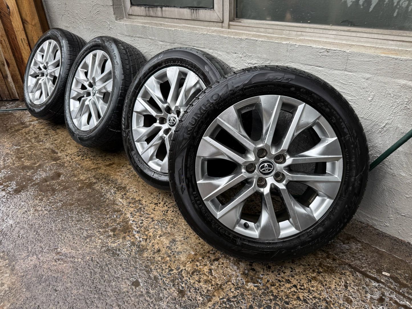 Toyota RAV4 19” Alloy Wheels with Excellent Tyres