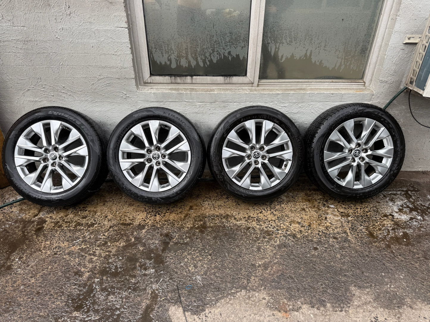 Toyota RAV4 19” Alloy Wheels with Excellent Tyres