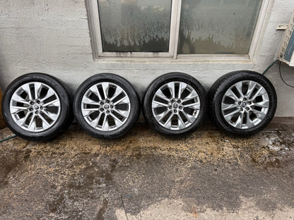 Toyota RAV4 19” Alloy Wheels with Excellent Tyres