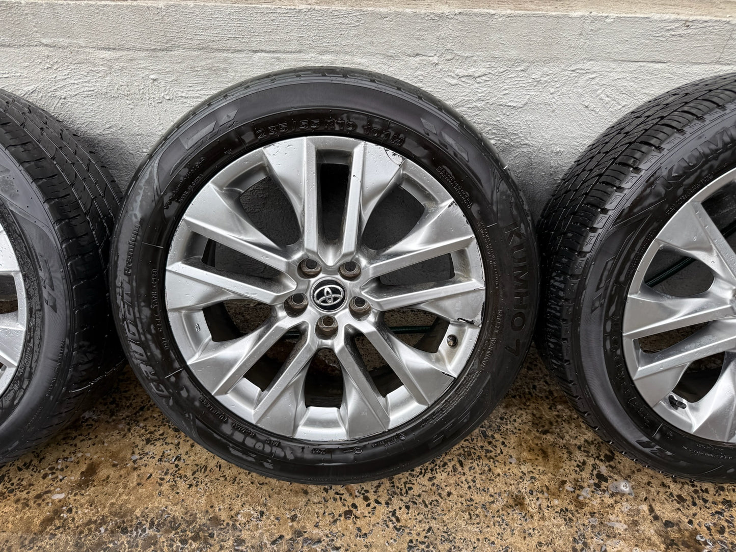 Toyota RAV4 19” Alloy Wheels with Excellent Tyres