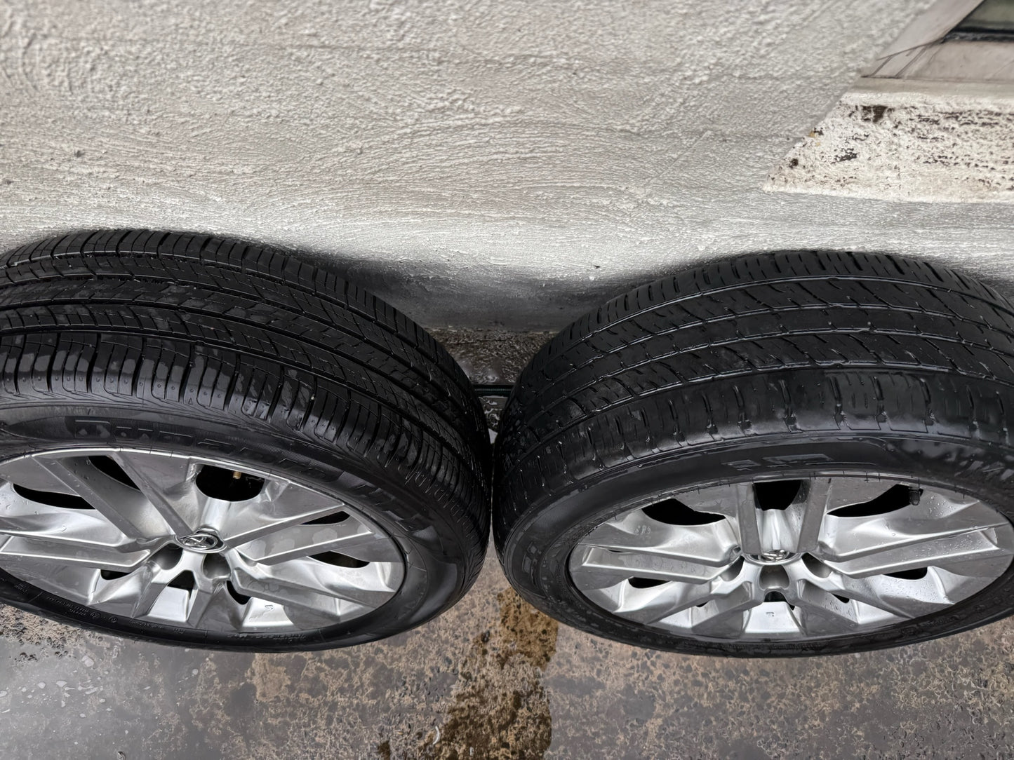 Toyota RAV4 19” Alloy Wheels with Excellent Tyres