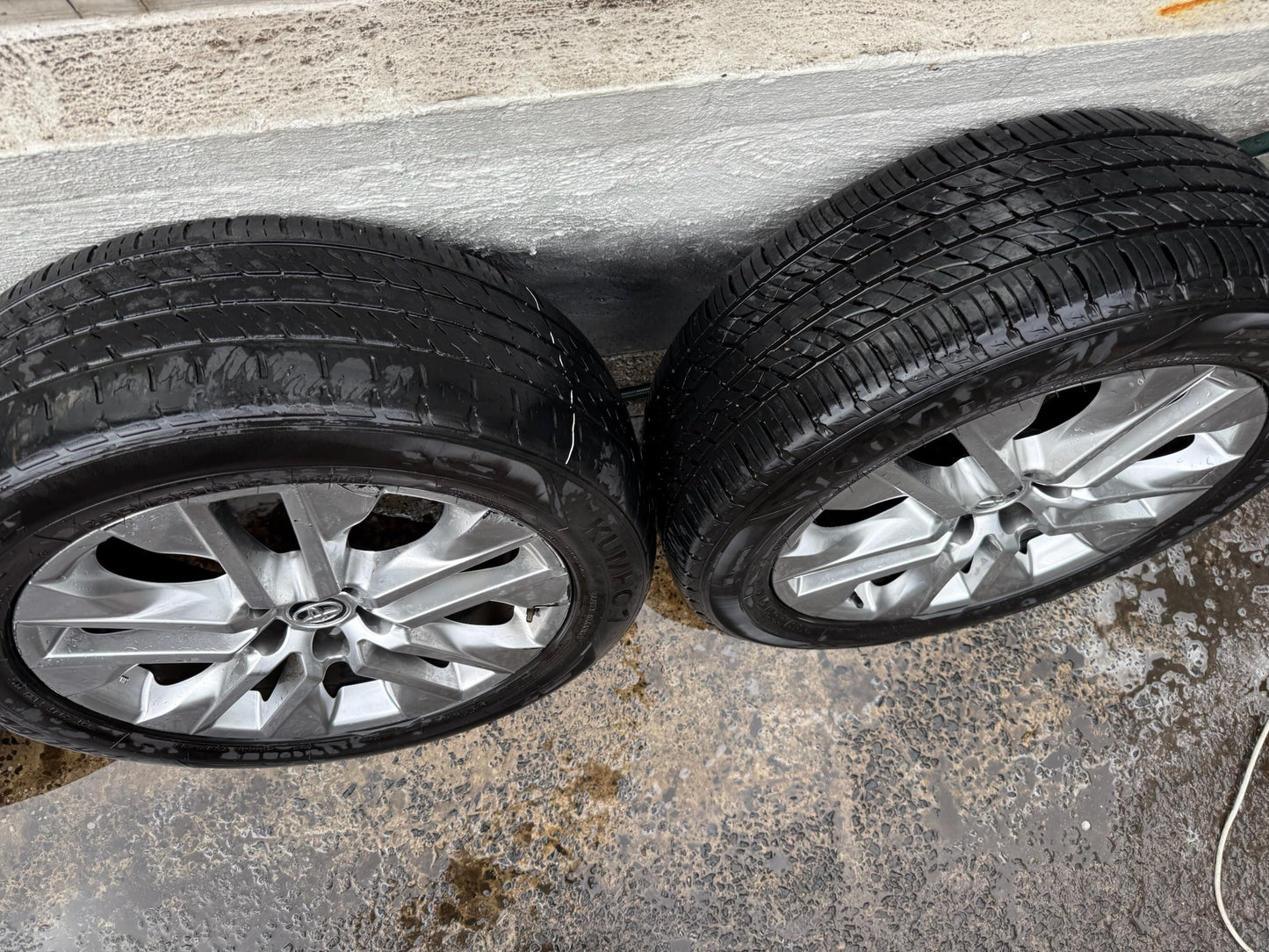 Toyota RAV4 19” Alloy Wheels with Excellent Tyres