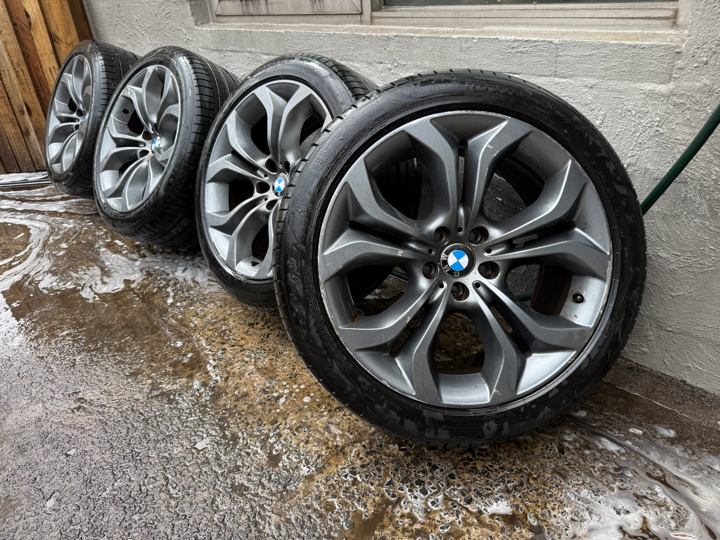 BMW X5 X6 20” Staggered Alloy Wheels with Good Tyres