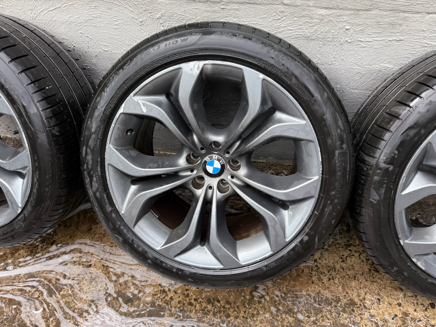 BMW X5 X6 20” Staggered Alloy Wheels with Good Tyres