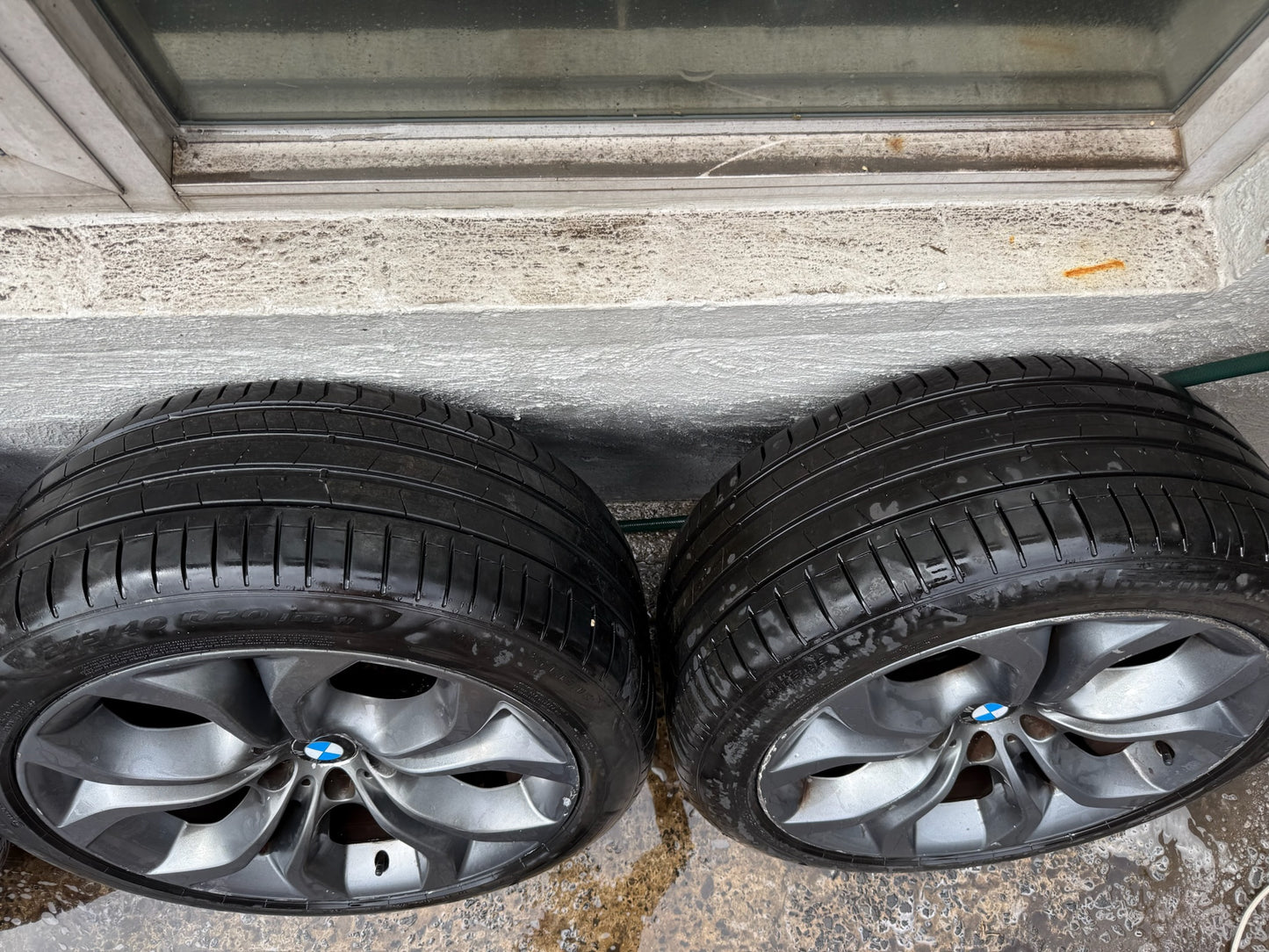 BMW X5 X6 20” Staggered Alloy Wheels with Good Tyres