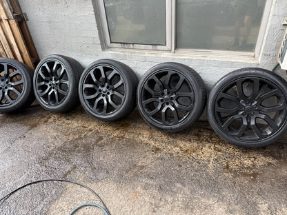 Land Rover Range Rover Sport 22” Alloy Wheels with Good Tyres