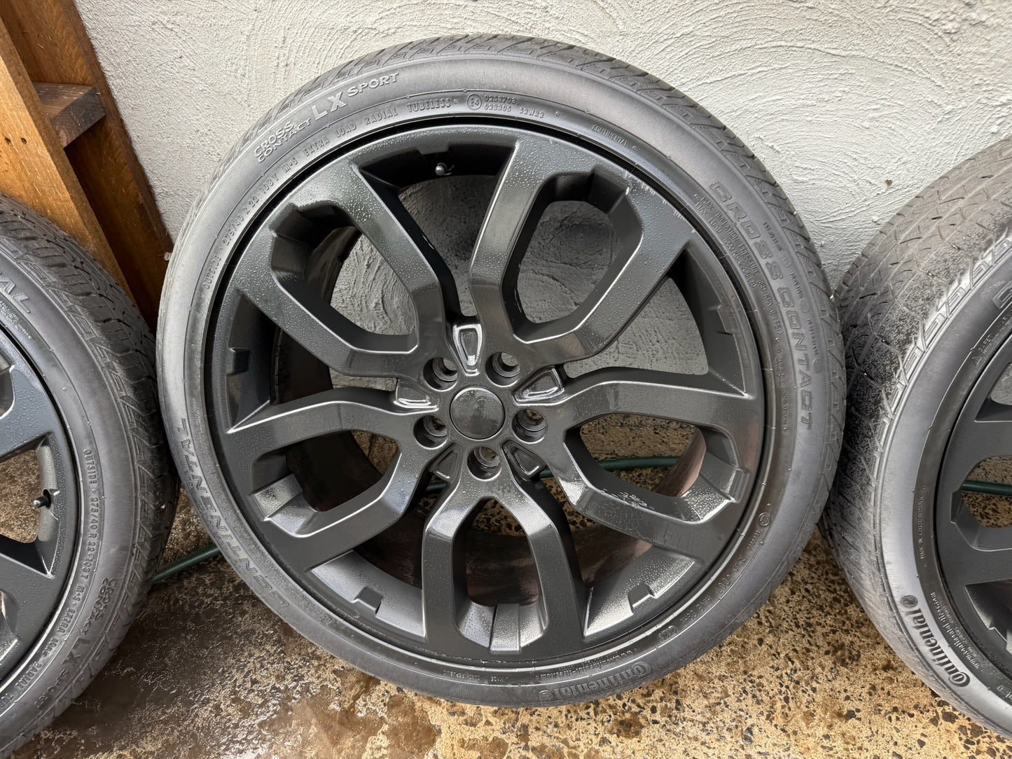 Land Rover Range Rover Sport 22” Alloy Wheels with Good Tyres