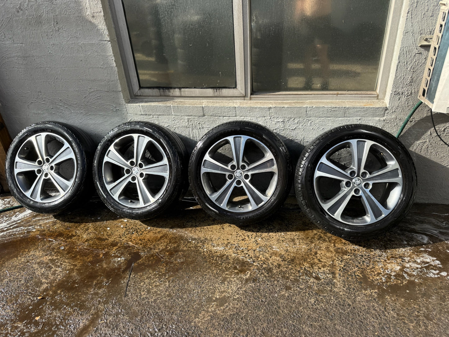 Holden Captiva 19” Alloy Wheels with Good Michellin Tyres