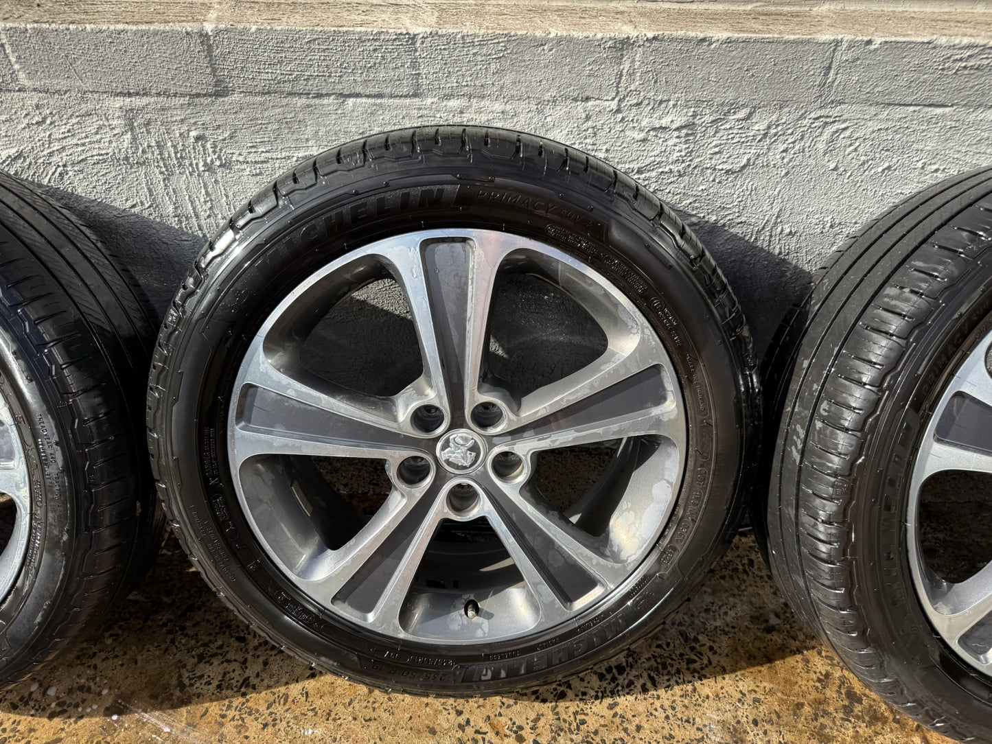 Holden Captiva 19” Alloy Wheels with Good Michellin Tyres