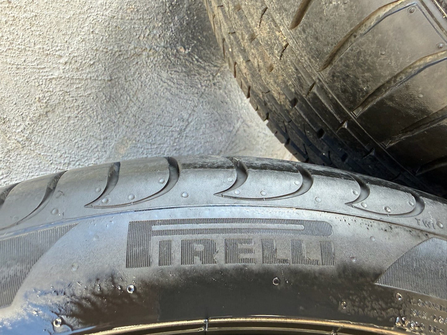 Holden Commodore VF SSV 19” Alloy Wheels with Excellent Tyres