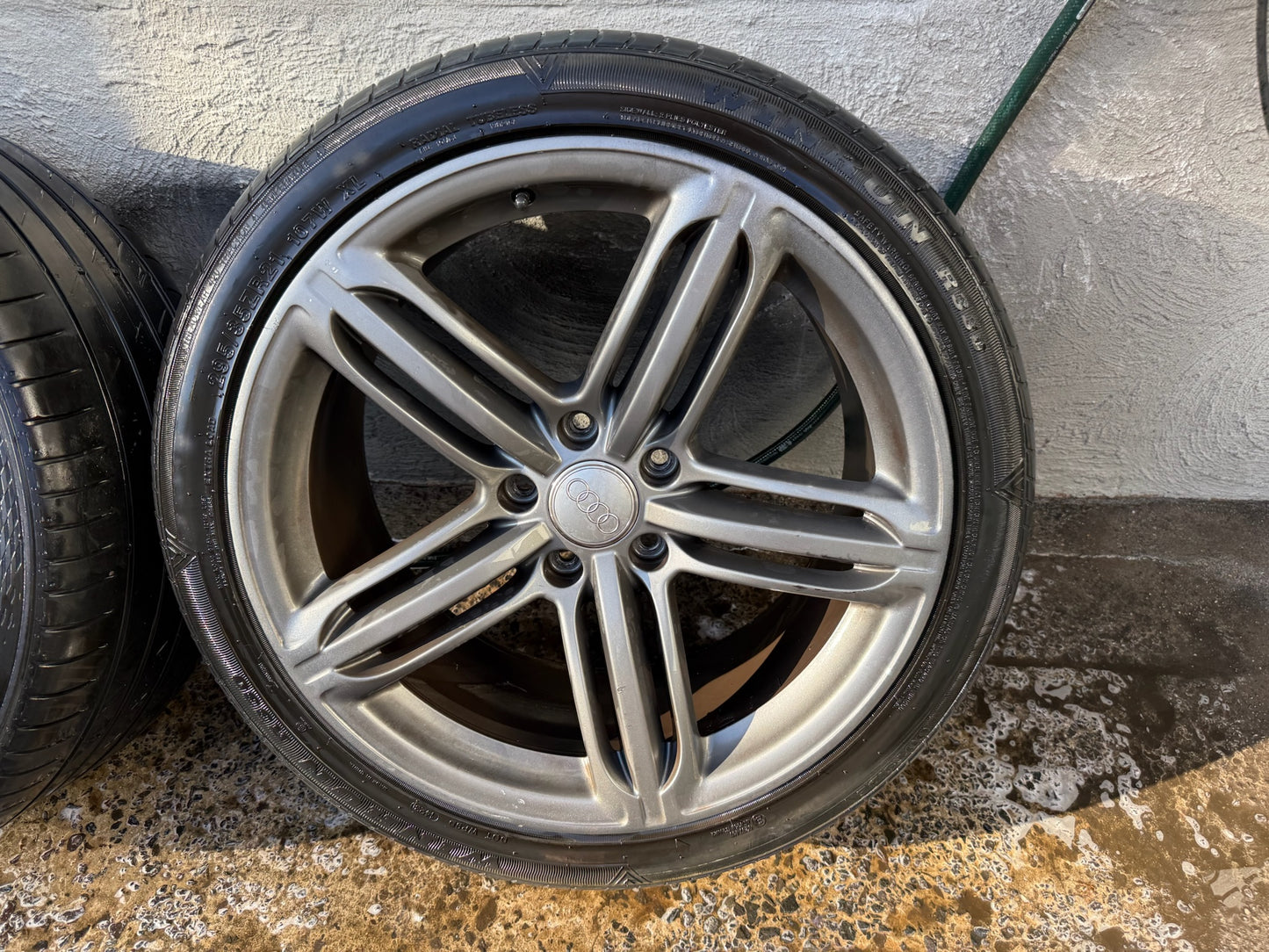 Audi Q7 21” Alloy Wheels with Good Tyres