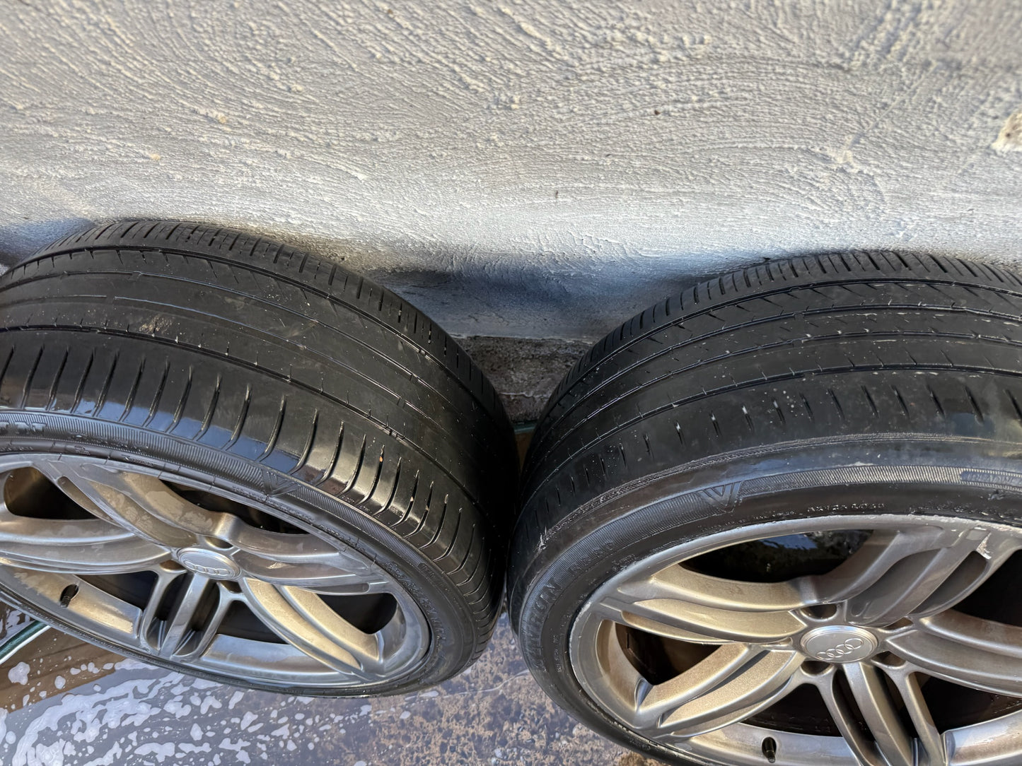 Audi Q7 21” Alloy Wheels with Good Tyres