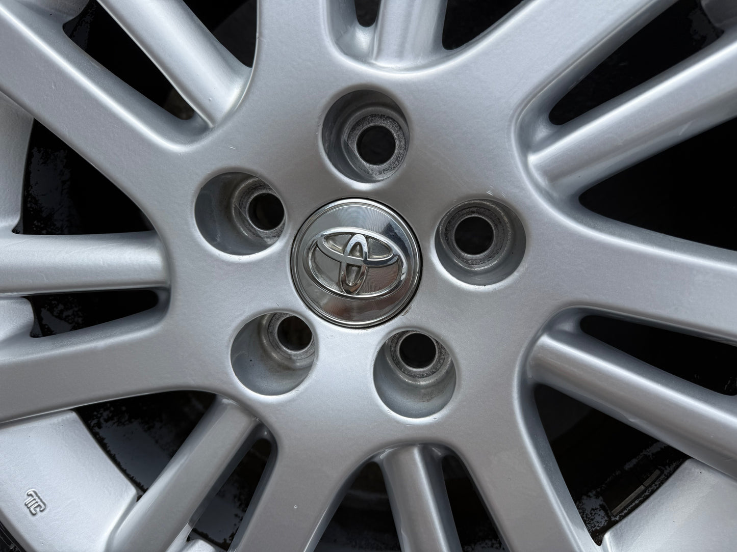 Toyota Aurion 17” Alloy Wheels with Good Tyres