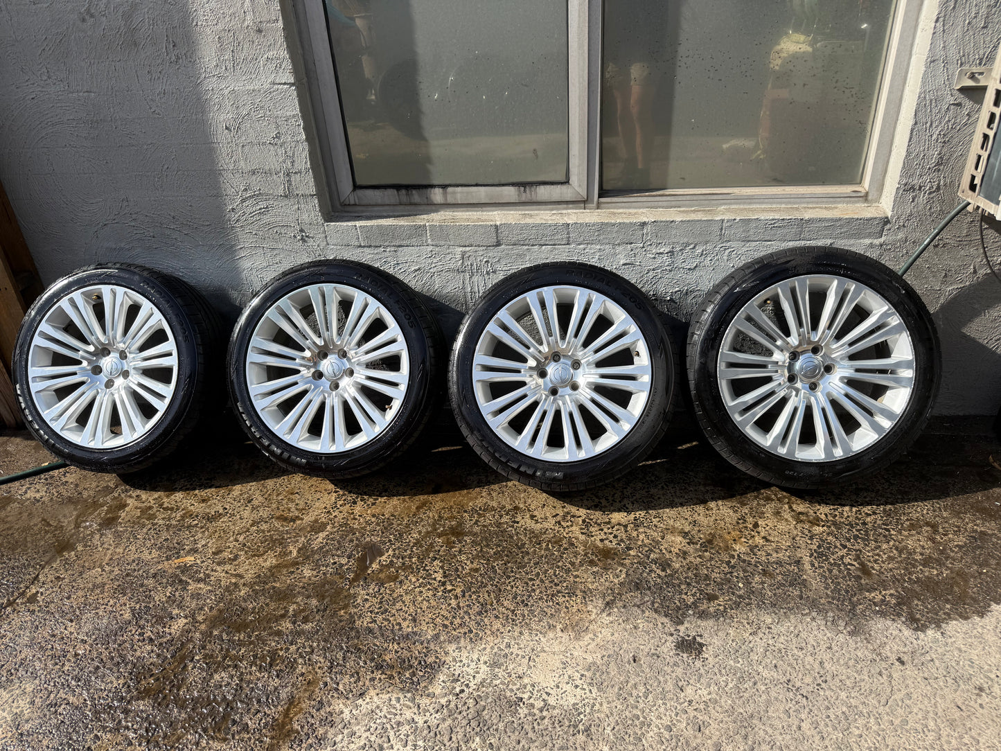 Chrysler 300 20” Alloy Wheels with Good Tyres