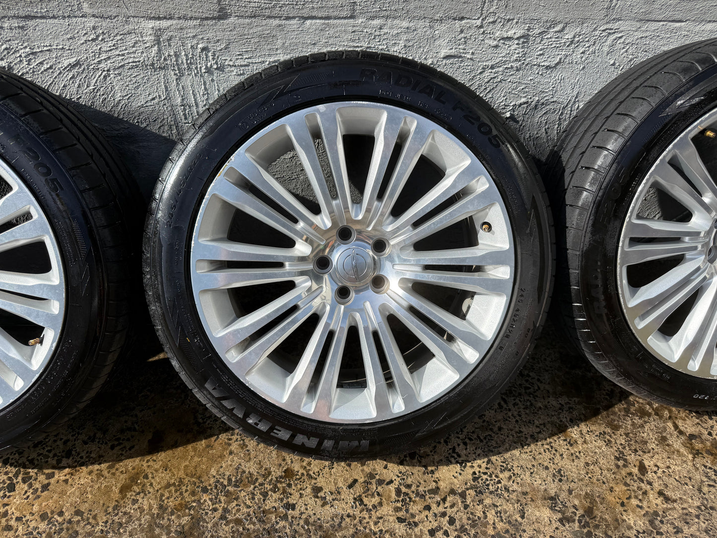 Chrysler 300 20” Alloy Wheels with Good Tyres