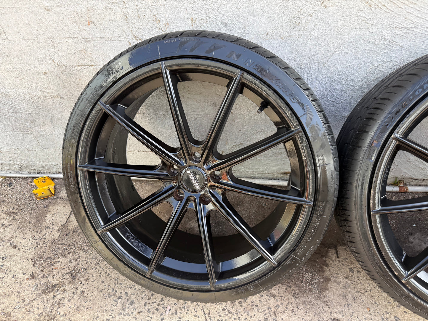 Hussla Black Staggered Multi Spoke 20” Alloy Wheels with Good Tyres