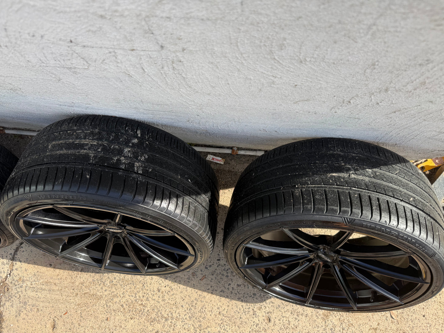 Hussla Black Staggered Multi Spoke 20” Alloy Wheels with Good Tyres