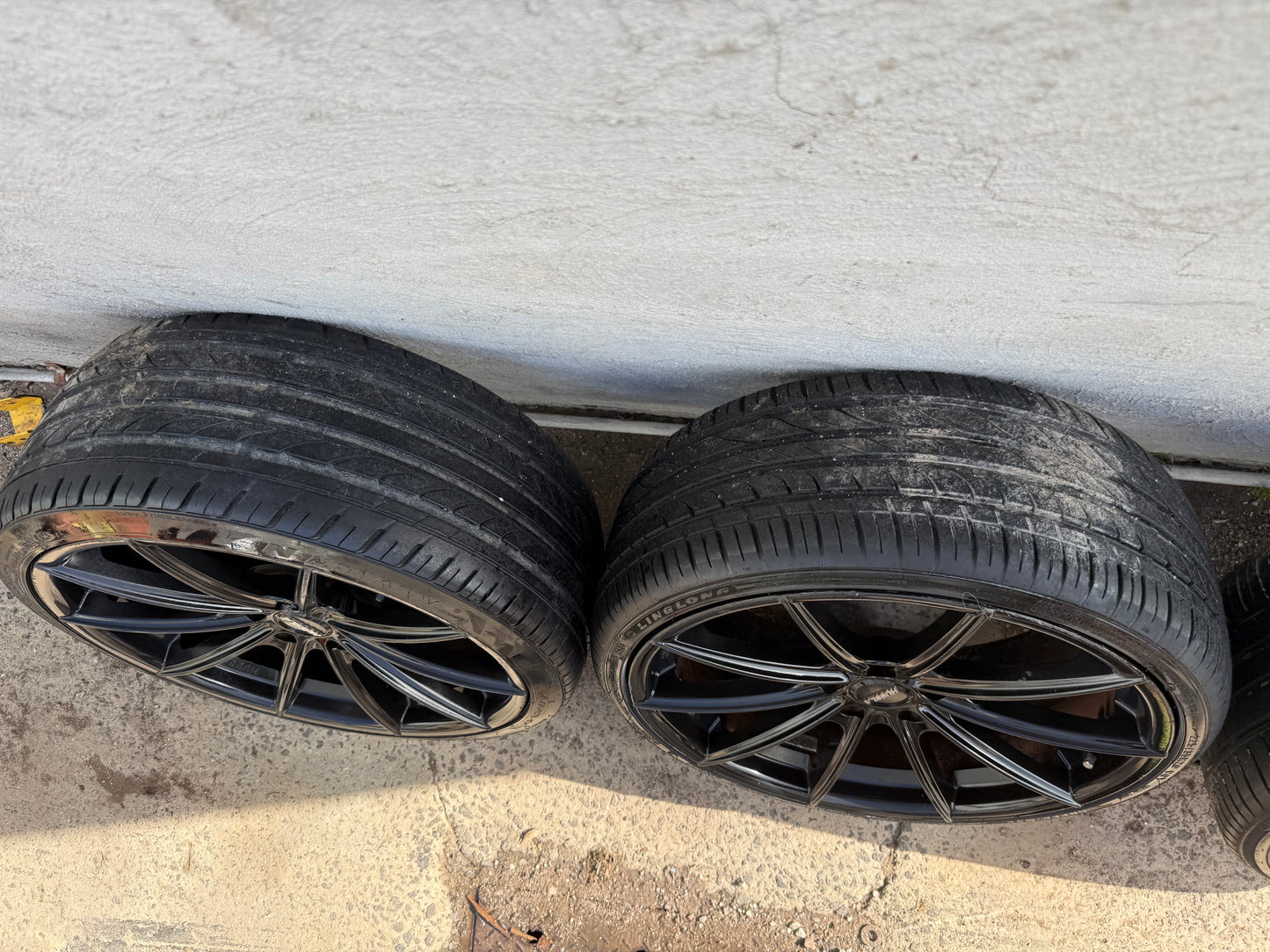 Hussla Black Staggered Multi Spoke 20” Alloy Wheels with Good Tyres