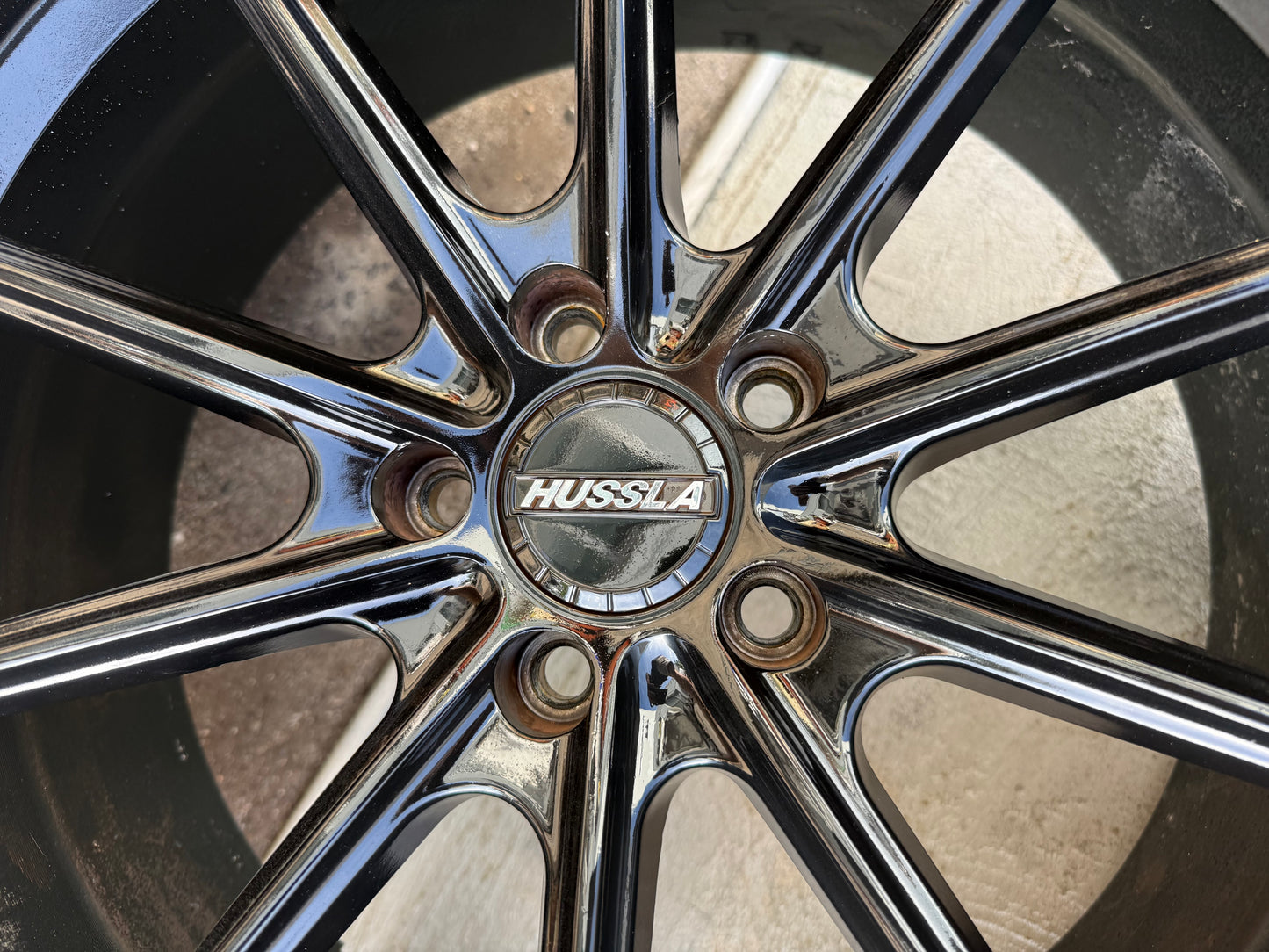 Hussla Black Staggered Multi Spoke 20” Alloy Wheels with Good Tyres