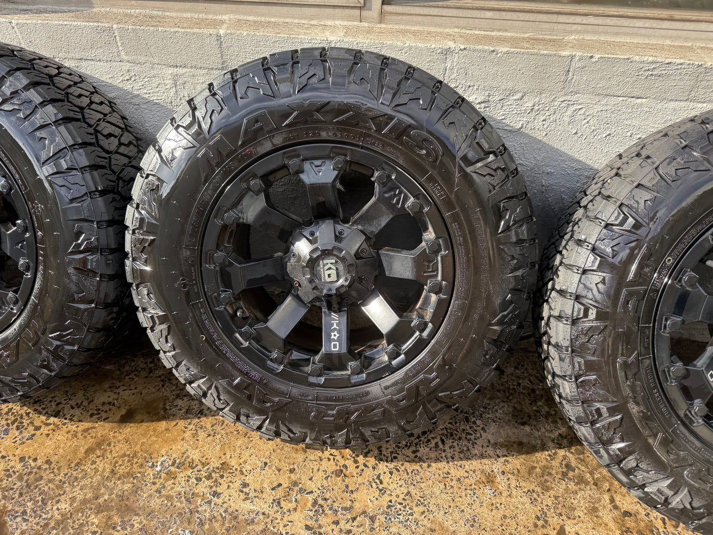 King Off Road Black Alloy Wheels with Maxxis Razr A/T Tyres