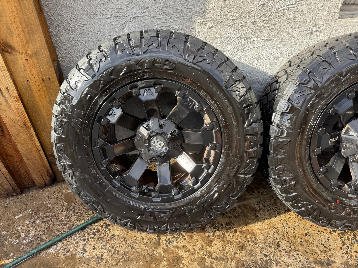 King Off Road Black Alloy Wheels with Maxxis Razr A/T Tyres
