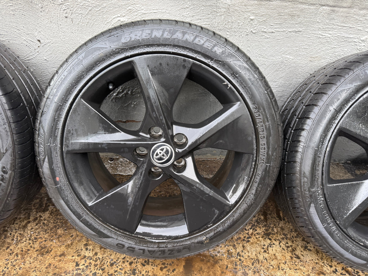 Toyota Camry 18” Alloy Wheels with Very Good Tyres