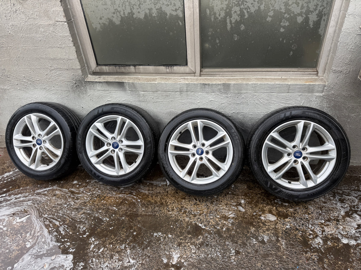 Ford Mondeo 17” Alloy Wheels with Good Tyres