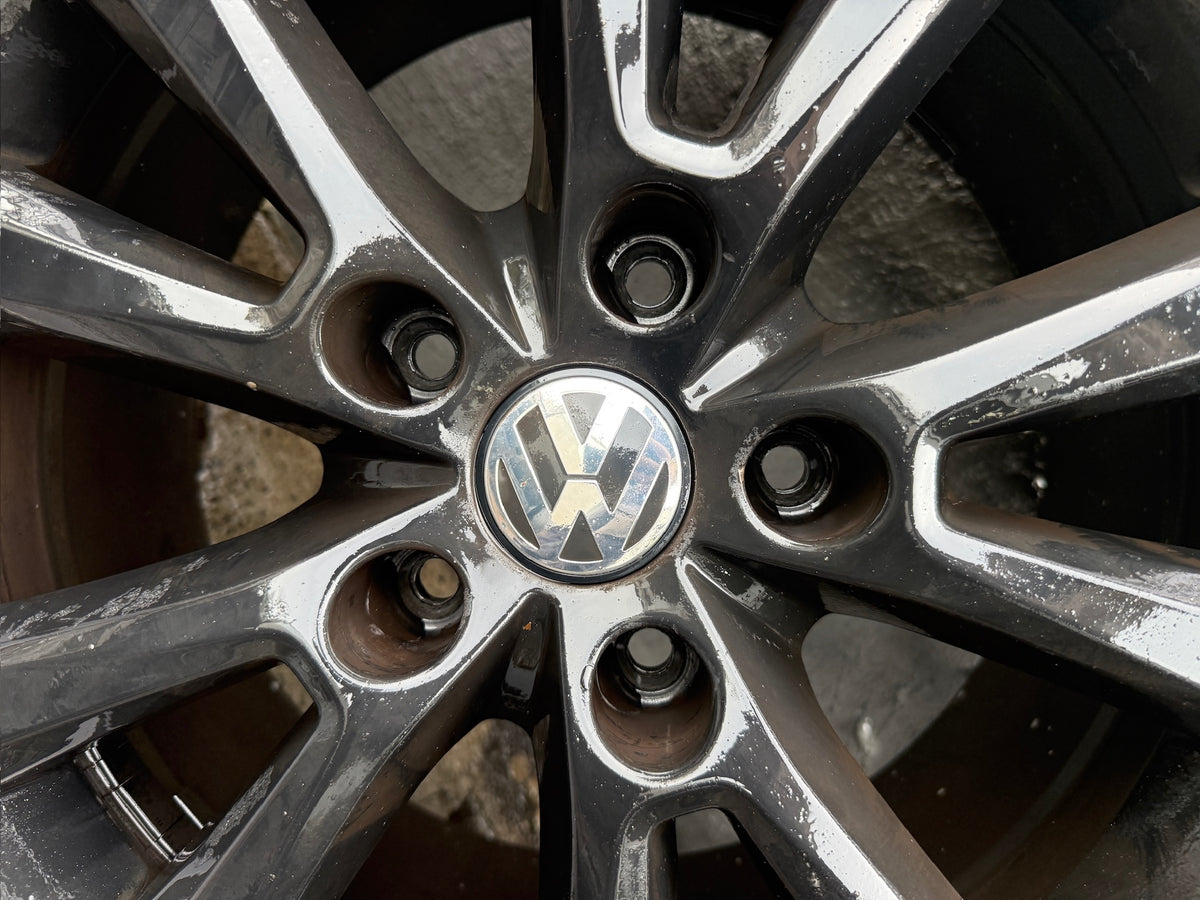 Volkswagen Amarok 18” Alloy Wheels with Excellent Tyres