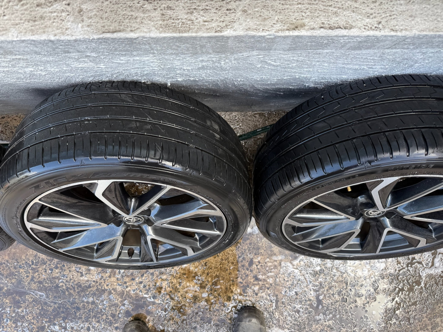 Toyota Corolla 18” Alloy Wheels with Tyres