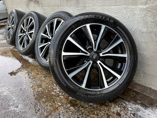 Ford Puma 17” Alloy Wheels with Good Tyres